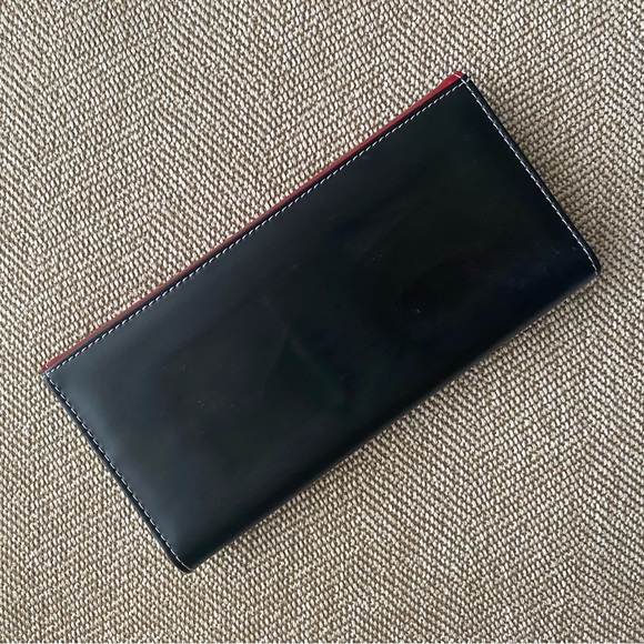 United Colors of Benetton Wallet. Red and Black with Flowers and Logo. EUC. - Picture 2 of 8